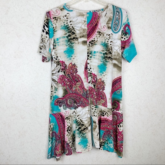 Boutique style Leopard paisley floral sharkbite top - Picture 6 of 8